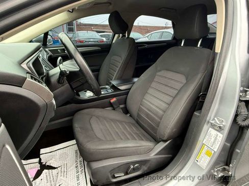 Used 2020 Ford Fusion SE image 16