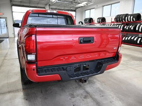 Used 2018 Toyota Tacoma TRD Off-Road image 7