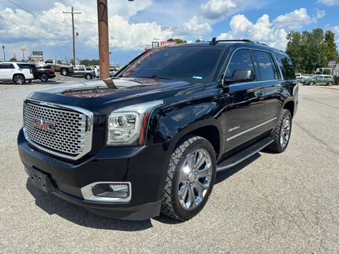 Used 2017 GMC Yukon Denali w/ Open Road Package AWD/4WD image 9