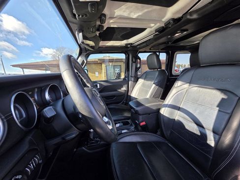 Used 2018 Jeep Wrangler Unlimited Sahara image 15