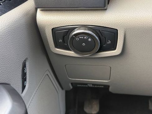 Used 2020 Ford F550 XLT image 16
