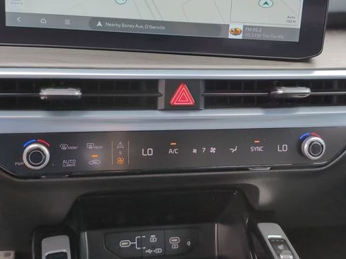 Used 2024 Kia Sorento SX Prestige w/ Sage Leather Package image 19