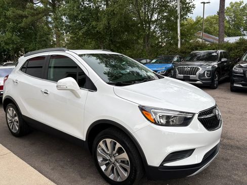 Used 2019 Buick Encore Preferred AWD/4WD image 4