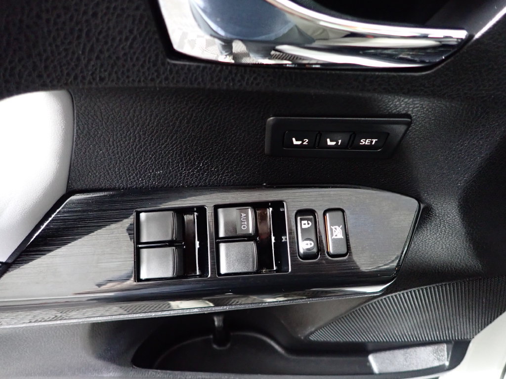 Used 2016 Toyota RAV4 Limited w/ Advanced Technology Package AWD/4WD image 21