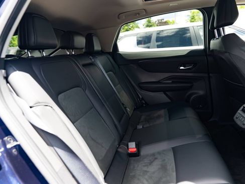 Used 2025 Nissan Ariya AWD image 23