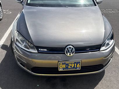 Used 2016 Volkswagen e-Golf SE w/ DC Fast Charging Package