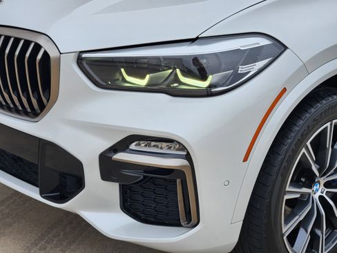 Used 2020 BMW X5 M50i w/ Premium Package image 8