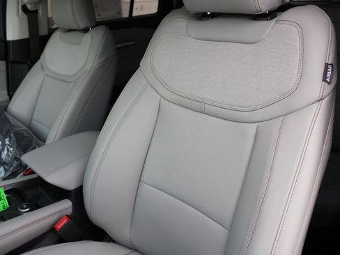 New 2026 Ford Explorer Active w/ Active Comfort Package AWD/4WD image 5