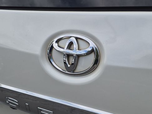 Used 2017 Toyota Sienna Limited AWD/4WD image 14