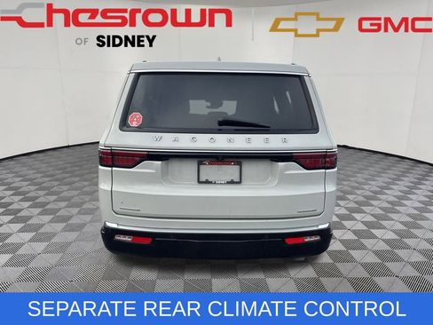 Used 2022 Jeep Wagoneer Series III image 4