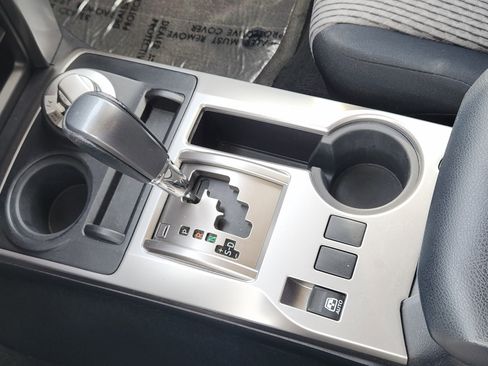 Used 2015 Toyota 4Runner SR5 image 20