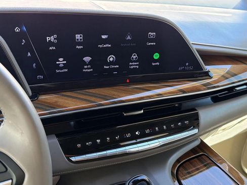 Certified 2024 Cadillac Escalade Premium Luxury Platinum w/ Heavy-Duty Trailer Package image 24