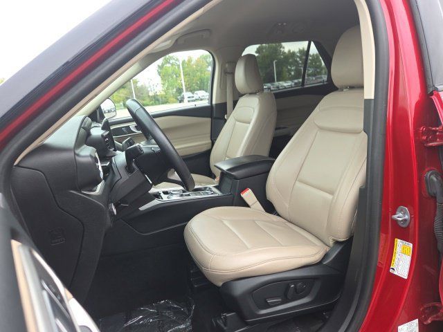 Used 2023 Ford Explorer XLT w/ Equipment Group 202A AWD/4WD image 27