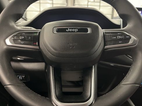 Used 2022 Jeep Compass Latitude image 13