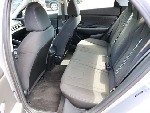Certified 2023 Hyundai Elantra SEL FWD image 18