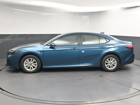 Certified 2025 Toyota Camry LE image 5