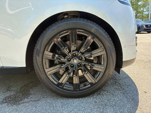 Certified 2025 Land Rover Range Rover Autobiography image 23