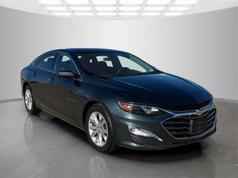 Used 2020 Chevrolet Malibu LT image 2