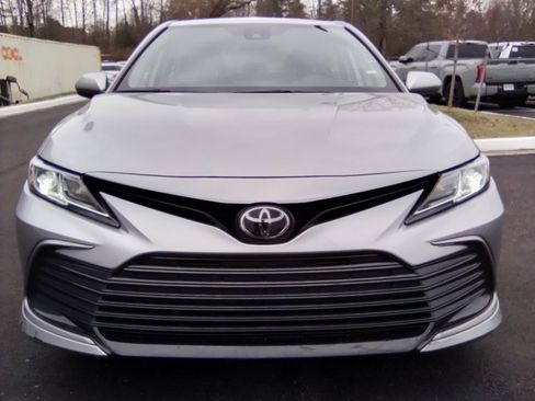 Used 2023 Toyota Camry LE image 14