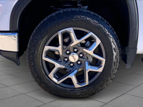 Used 2024 GMC Sierra 1500 SLT image 10