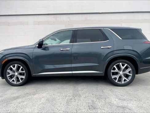 Used 2022 Hyundai Palisade Limited w/ Cargo Package AWD/4WD image 3