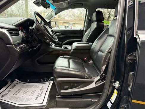 Used 2016 Chevrolet Suburban LT image 8