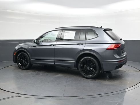 Used 2022 Volkswagen Tiguan SE R-Line image 7