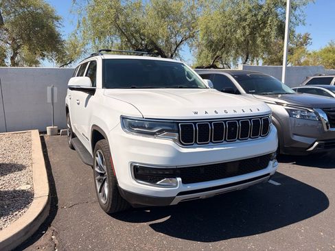 Used 2022 Jeep Wagoneer Series II w/ Convenience Group I RWD image 4
