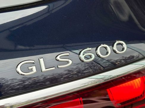 New 2025 Mercedes-Benz Maybach GLS 600 4MATIC image 16