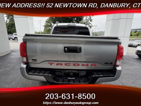 Used 2017 Toyota Tacoma TRD Sport w/ Tow Package (A/T) AWD/4WD image 4