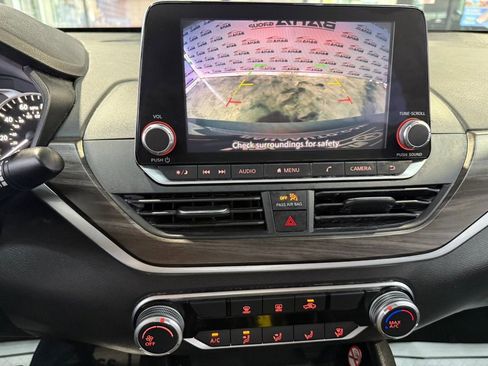 Used 2024 Nissan Altima 2.5 SV image 15