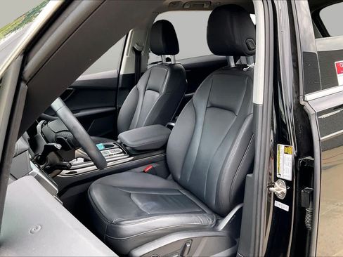 Used 2023 Audi Q7 2.0T Premium w/ Convenience Package AWD/4WD image 8