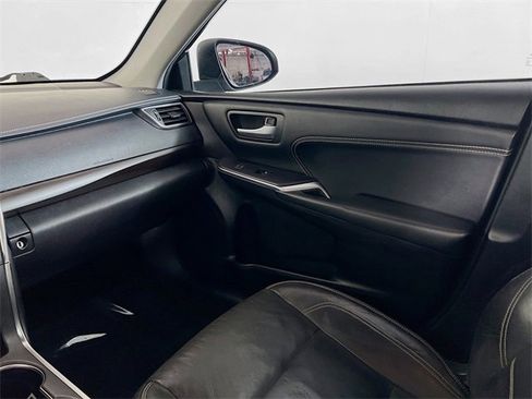 Used 2017 Toyota Camry XLE image 21