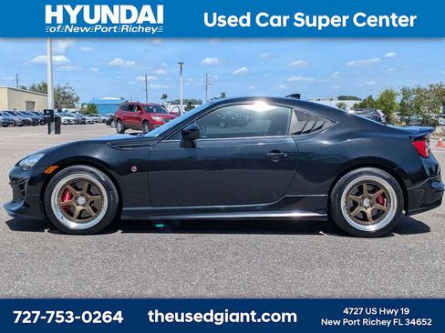 Used 2019 Toyota 86 TRD SE RWD image 2