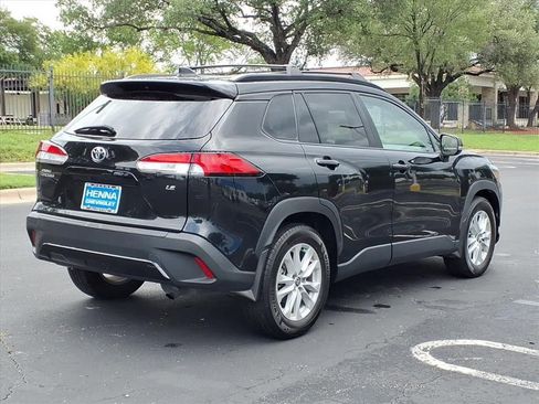 Used 2024 Toyota Corolla Cross LE FWD image 4