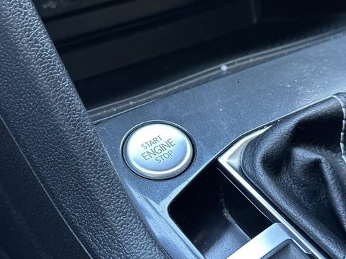 Certified 2023 Volkswagen Tiguan SE FWD image 23