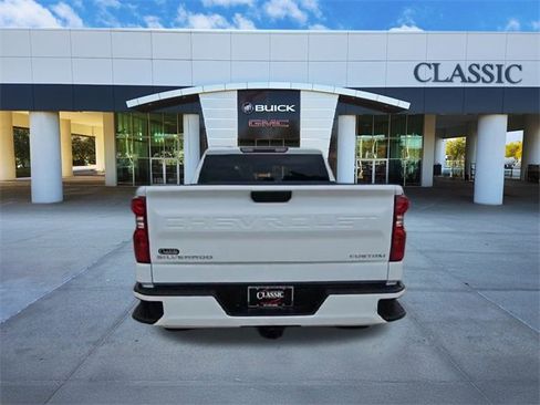 Used 2024 Chevrolet Silverado 1500 Custom image 7