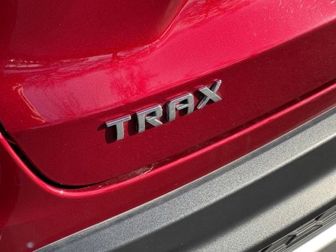 Certified 2025 Chevrolet Trax LT w/ LT Convenience Package image 32