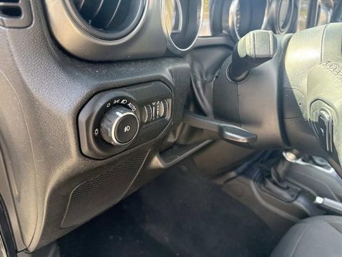 Used 2022 Jeep Wrangler Unlimited Sport image 19