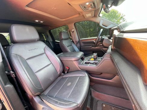 Used 2023 GMC Sierra 1500 Denali w/ Denali Reserve Package AWD/4WD image 8