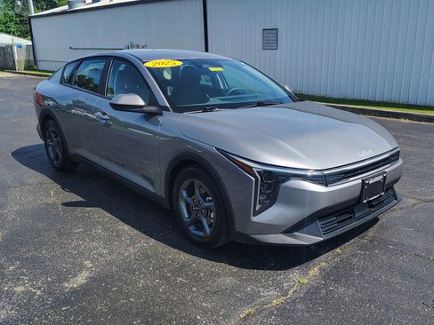 Used 2025 Kia K4 FWD image 3