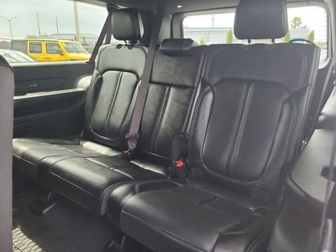 Certified 2024 Jeep Wagoneer L Series II w/ Flexible Seating Group RWD image 14