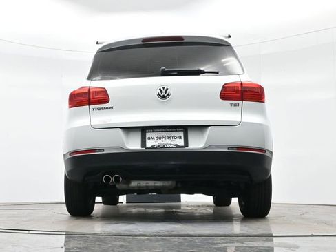 Used 2017 Volkswagen Tiguan S image 27