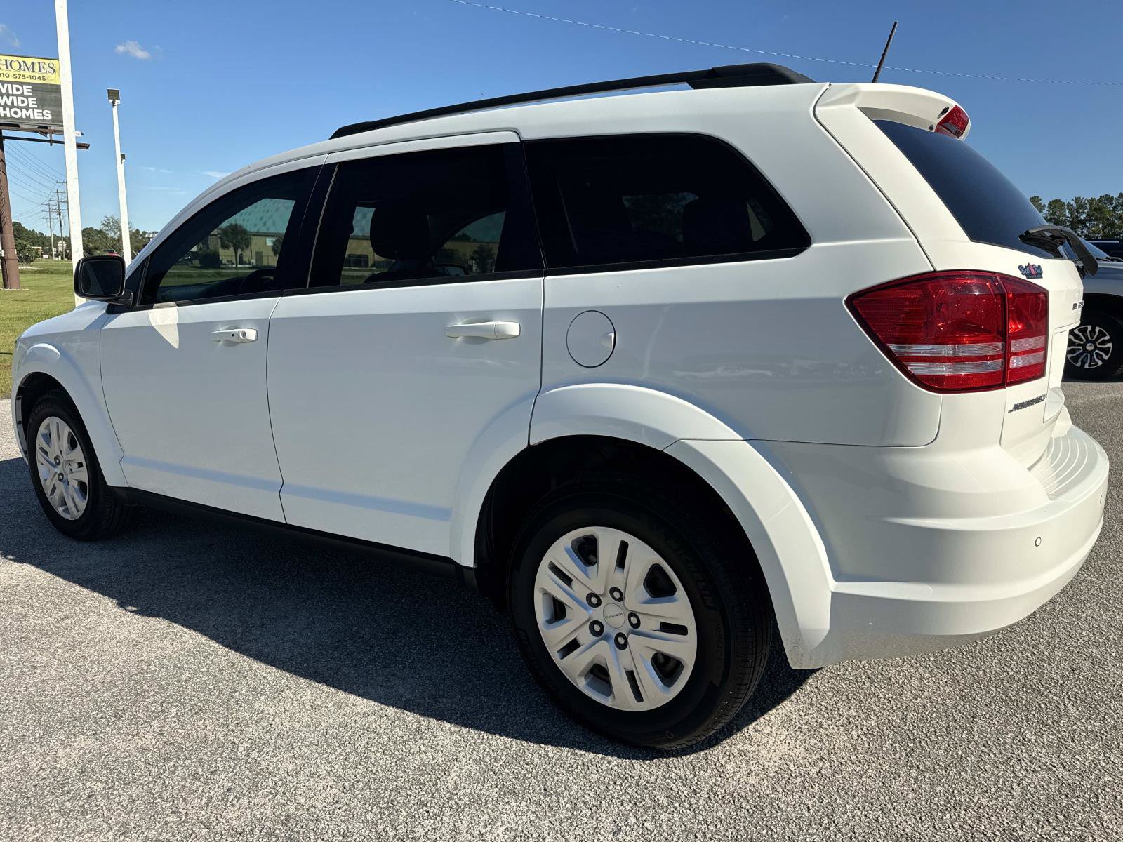 Used 2020 Dodge Journey SE w/ SE Popular Equipment Group FWD image 6
