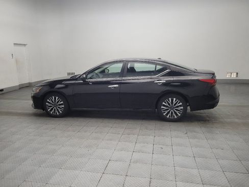 Used 2024 Nissan Altima 2.5 SV image 3