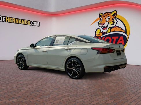 Used 2025 Nissan Altima 2.5 SR FWD image 7