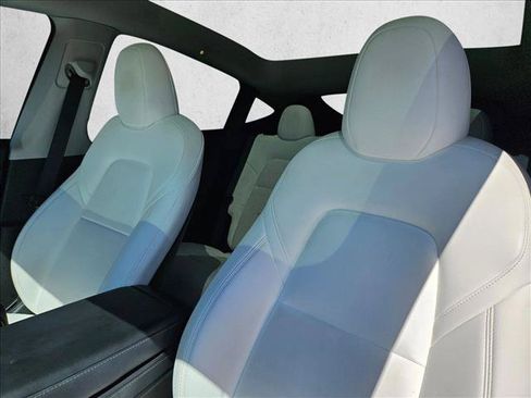 Used 2024 Tesla Model Y Long Range AWD/4WD image 11