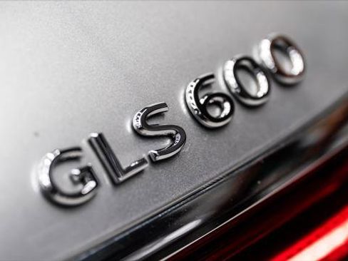Used 2023 Mercedes-Benz Maybach GLS 600 4MATIC image 16