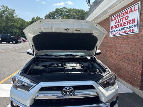 Used 2017 Toyota 4Runner Limited AWD/4WD image 36