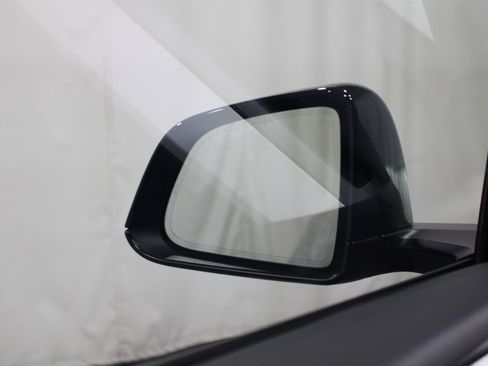 Used 2023 Tesla Model Y Performance image 13